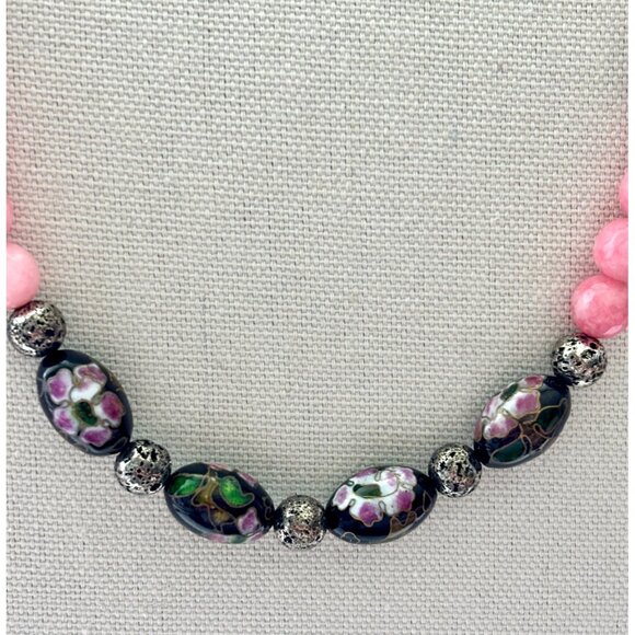 Vintage-Inspired Pink & Black Beaded Necklace With Hand-Painted Floral Cloisonné - Picture 5 of 8